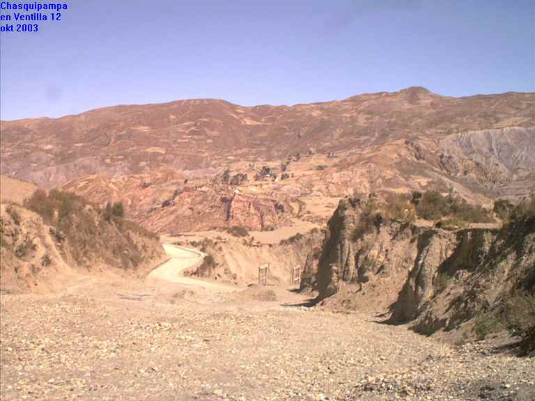 Beginning from the end of the N bus route on the other side of Chasquipampa, the trail heads upwards to the rim of the La Paz basin rising up through 