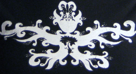 Tribal Lotus Boat Neck Detail