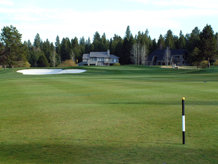 Sunriver Meadows golf course first hole fairway