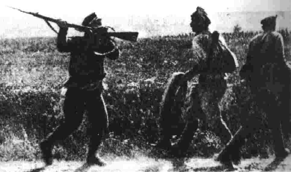 Russians deserting_1916