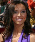 Giuliana with her new brunette do' at the 2004 Emmy's
