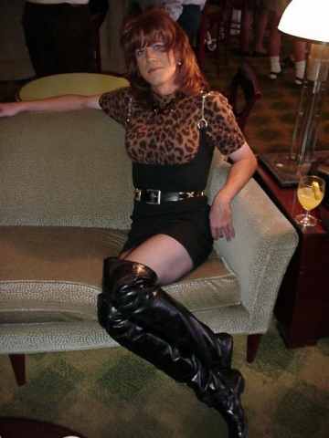 scccouch_main.jpg (14090 bytes)