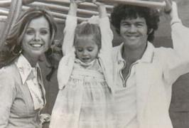 MICKY WITH DAUGHTER AMI & SAMANTHA