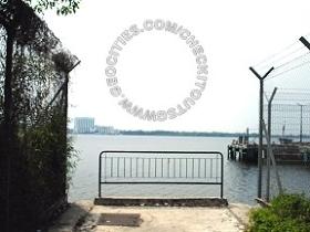 Senoko Fish Port Fishing Angler Hotspots 2 Pic1 - This drain-outlet produce some species like KBL, Catfish and Tarlang etc. on a good day. Plenty of Mullet (Branak) bait fish.