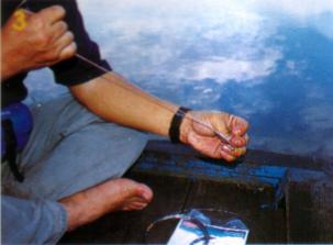 How to rig a tongkol rigs - Slide down the treble hook into the double.