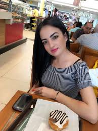 Chennai Escort girl Karina