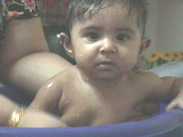 cherie7mthsbathing