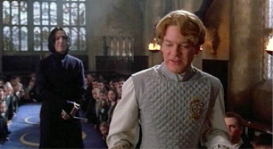 It's kinda hard to tell, but Snape looks all knowing here... me like! 'I just kicked your arse Lockhart' *giggles*