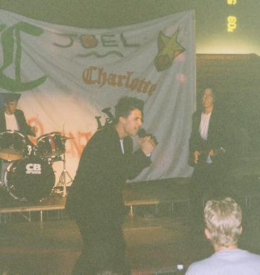 Pictures/airband_brian.jpg