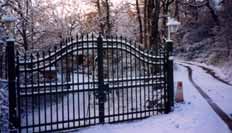 cancello innevato