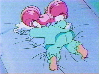 Chibi Usa wiggles her bum ^-^