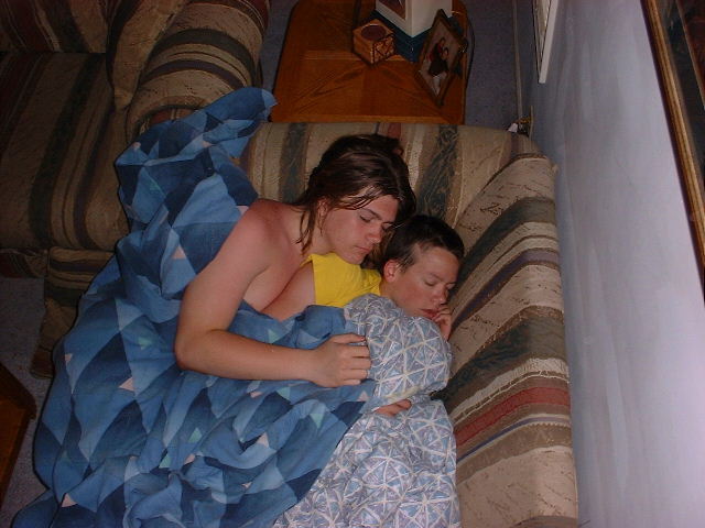 cuddle.JPG (64339 bytes)