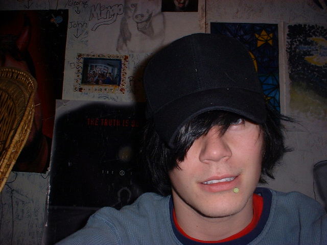 darrenblackhat.JPG (52607 bytes)