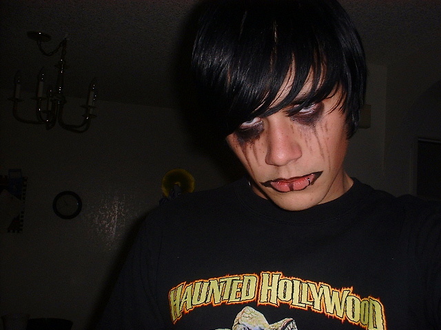darrenscary.jpg (118041 bytes)