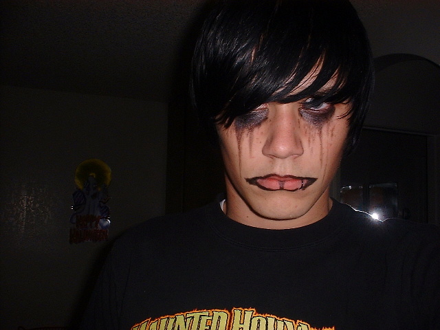 darrenscary4.JPG (101346 bytes)