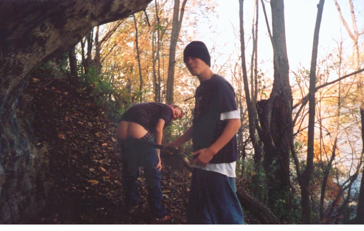 robbyass.jpg (136638 bytes)