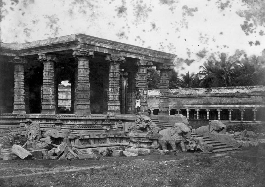 Pandya Nayaka or Murukan Shrine; click to enter
