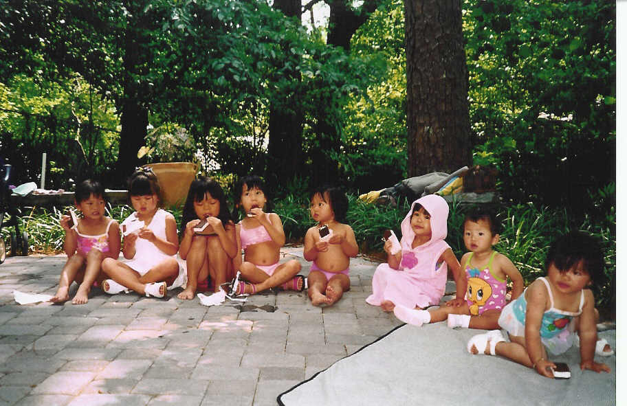 Grace, Kay, Cara, Hannah & Annalee with 3 mei meis