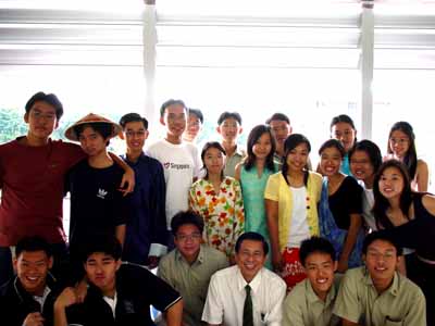 hehe...only mr chan is wearing his tie!