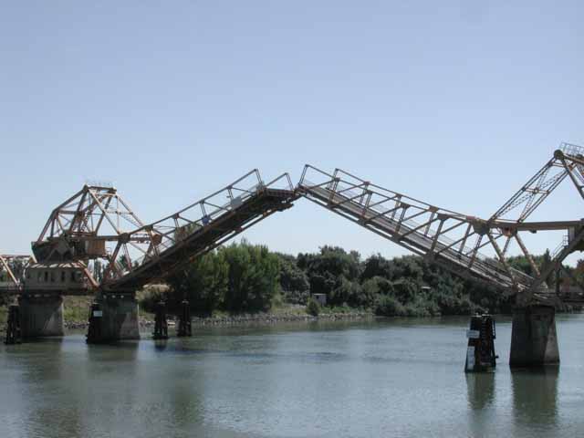 Courland bridge