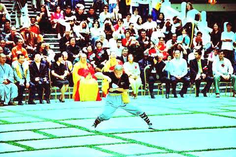 Demonstra��o do Monge do Templo Shao Lin no Templo Zu Lai Brasil
