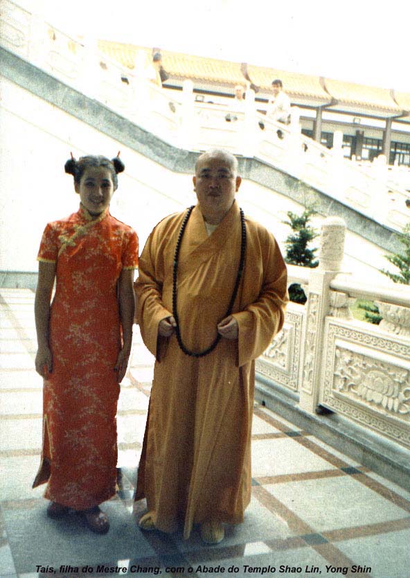 Filha do Mestre Chang, Ta�s, e o Abade do Templo Shao Lin, Yong Shin