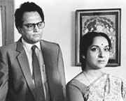 Subindra Bose (Dipankar Dey) and Anila Bose (Mamata Shankar) in " Agantuk "