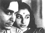 Apu (Soumitra Chatterjee ) and Aparna (Sharmila Tagore) in " Apur Sansar "