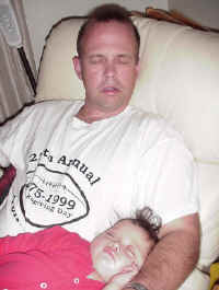 Kim&DadSleeping2.JPG (76516 bytes)