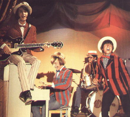 Singing: Cuddly Toy
