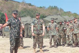 US Marines training with Philippines Marines