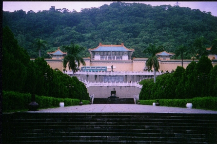 National Palace Museum: where all the good Chinese history stuff is