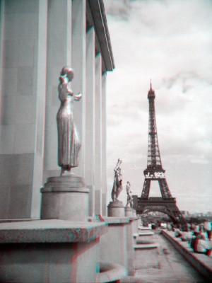 La place du Trocad�ro et la Tour Eiffel, � Paris; J-923 avant l'an 2000 (photo en 3 dimensions) - 
Photograph by Christian Guittet