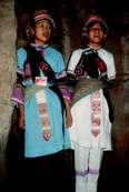 Yi girls.JPG (4642 bytes)