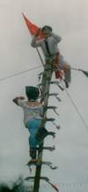 kniveladder.JPG (3289 bytes)