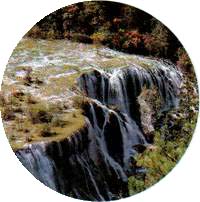 waterfall3.JPG (21369 bytes)
