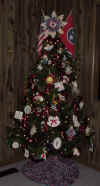 2003tree.jpg (55784 bytes)
