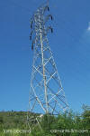 Torre de Alta Tensin, proveniente de El Salto a Cd. Mante, entre la estructura se aprecia la Cruz que esta en la Sierra
