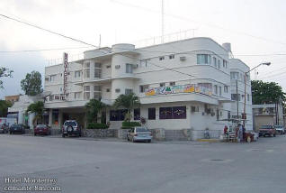 El Hotel se localiza a 5 cuadras de la plaza principal por la Av. Jurez