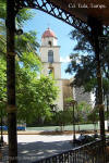 Kiosco e iglesia de Tula