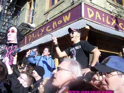 Arturo gets ready to reveal the NEW New York streets cape!