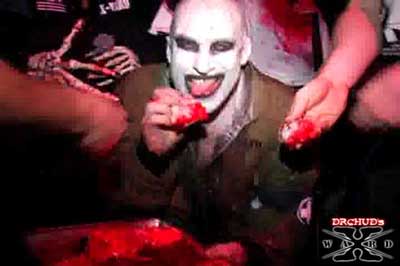 SAL BEE HAVING A SNACK!