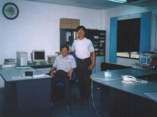 I & BOSS 2.jpg (11146 bytes)