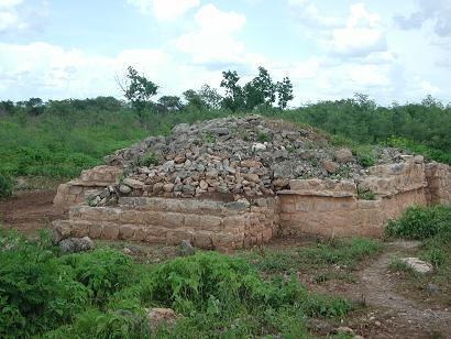 Shrine structure on east side of the "Lool" albarrada group.