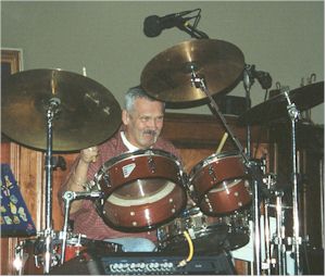 chuck.jpg (19399 bytes)