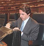 Aznar, momentos antes del pleno extraordinario del Congreso. ( RICARDO GUTI�RREZ )