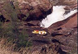 Ofrendas en Salto Polincay