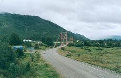 Puente rio Yelcho Patagonia chilena