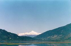 Volcan Yates desde Puenterio Cochamo