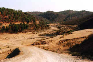 Vista del r�o Chanzas cerca de Paymogo (Huelva).